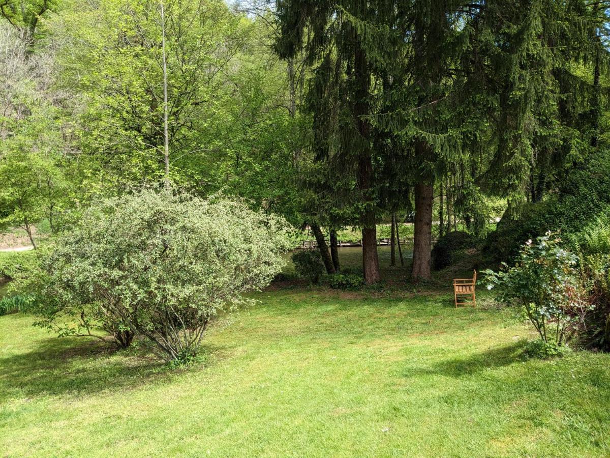 Sous Le Chateau Jumilhac-le-Grand 外观 照片